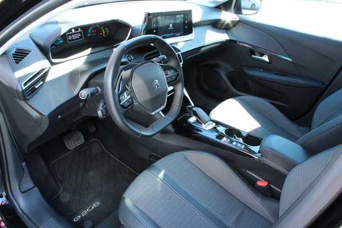 Peugeot 208 e- Allure NAVI PDC KAMERA DAB