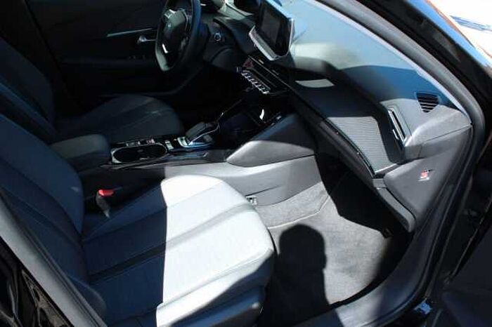 Peugeot 208 e- Allure NAVI PDC KAMERA DAB