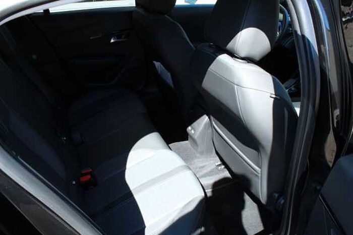 Peugeot 208 e- Allure NAVI PDC KAMERA DAB