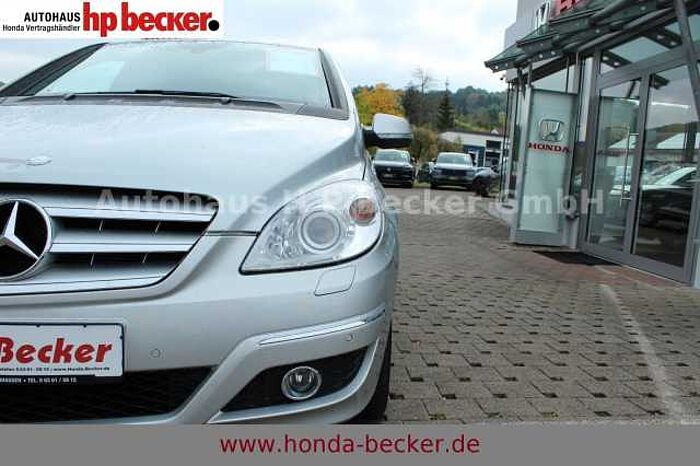 Mercedes-Benz B 200 NAVI WINTERRÄDER AHK GEPFLEGT