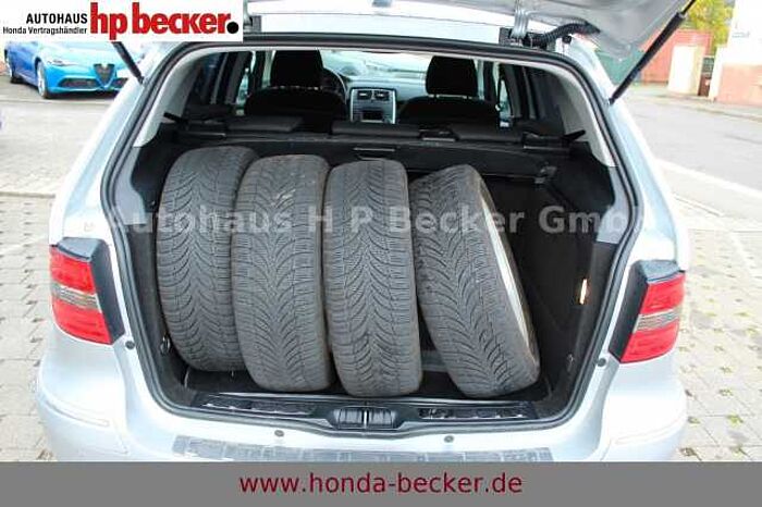 Mercedes-Benz B 200 NAVI WINTERRÄDER AHK GEPFLEGT