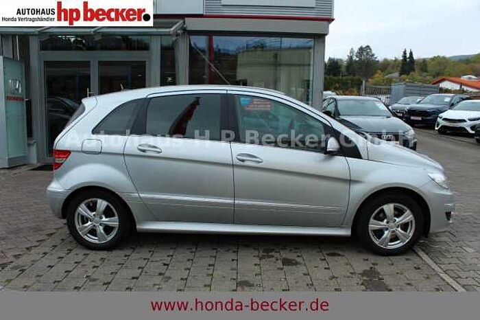 Mercedes-Benz B 200 NAVI WINTERRÄDER AHK GEPFLEGT