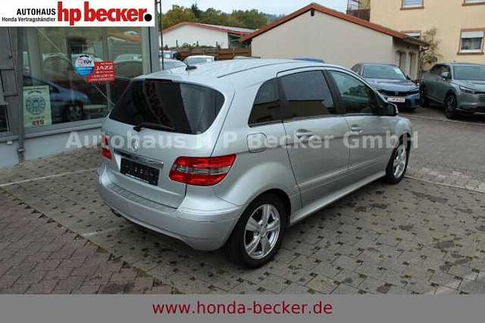 Mercedes-Benz B 200 NAVI WINTERRÄDER AHK GEPFLEGT